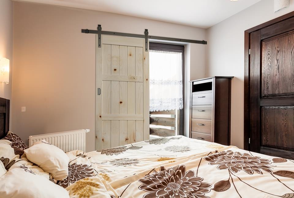 Wood sliding gate